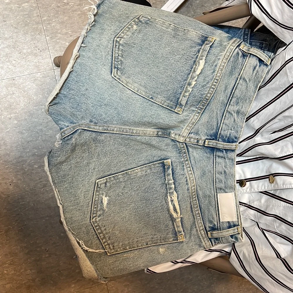 New without tags Maje
raw-cut denim shorts size 36 - Picture 9 of 15